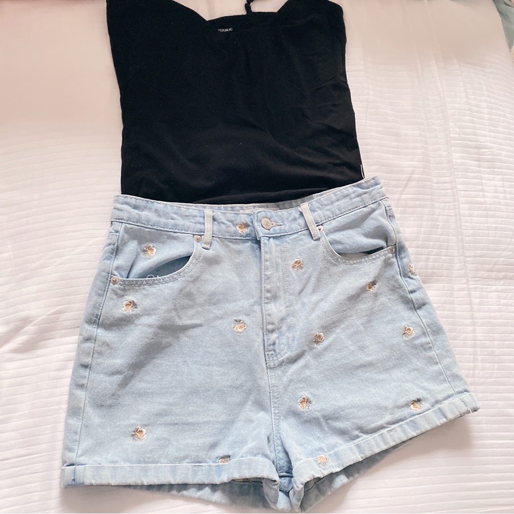 Ardene 🌸 Perfect Coquette Floral Embroidered Shorts